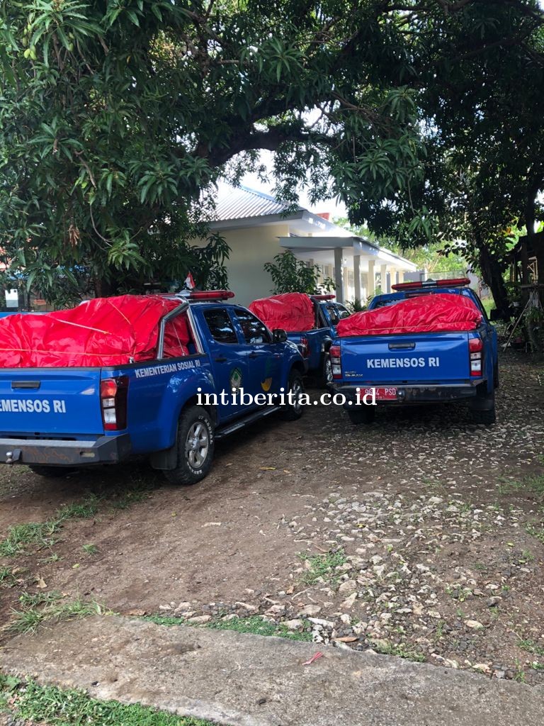 Plt Gubernur Sulsel Bantu Logistik Korban Banjir Ratusan Juta Rupiah