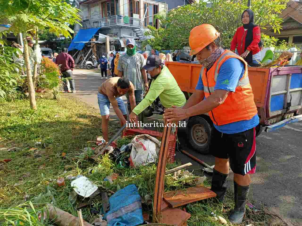 Kecamatan Mariso Gelar Sabtu Bersih, di kelurahan Mario