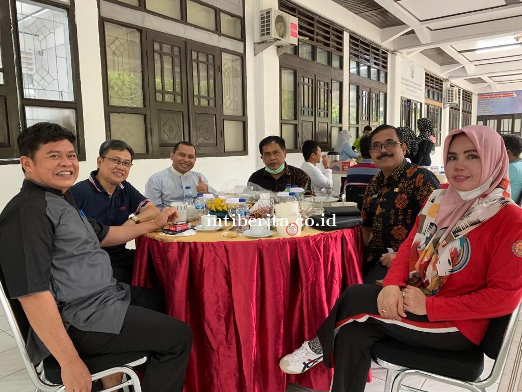 Menyambut Hari Jadi Sulsel ke 352 Biro Umum Undang Staf Ahli Gubernur Sarapan Pagi