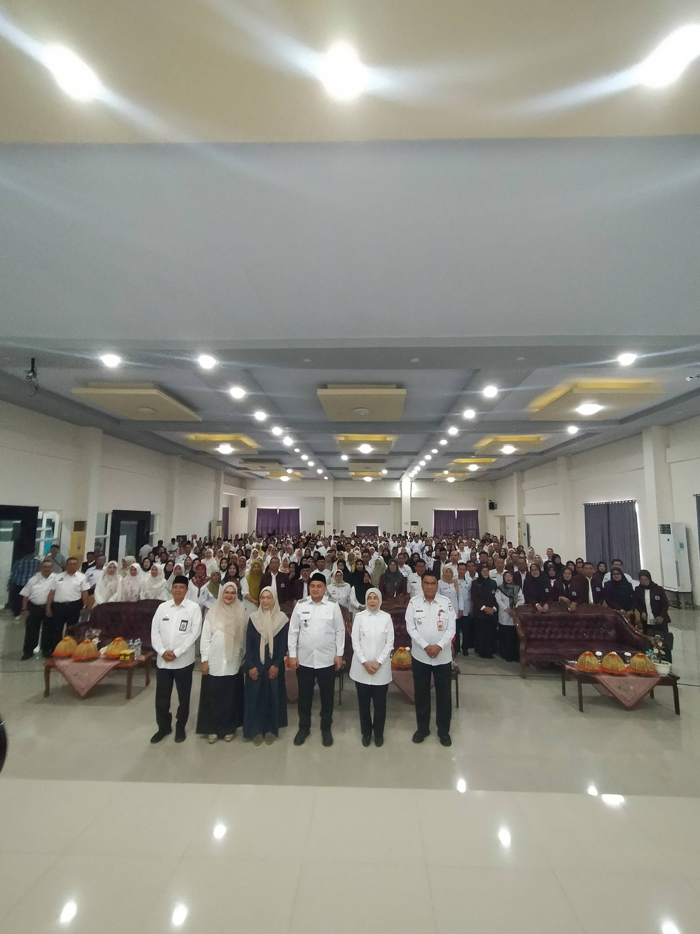 Wali Kota dan Wakil Wali Kota Makassar Hadiri Halal Bihalal Dinas Pendidikan Kota Makassar 