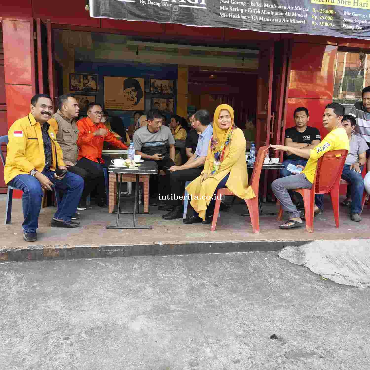 Sang Kolonel Lapangan Selesaikan Masalah di Warung Kopi